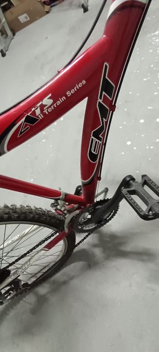Bicicleta TT  com suspensão à frente