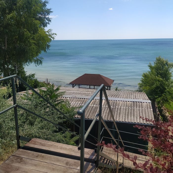 Будинок на березі моря зі своїм пляжем - закритою лагуною