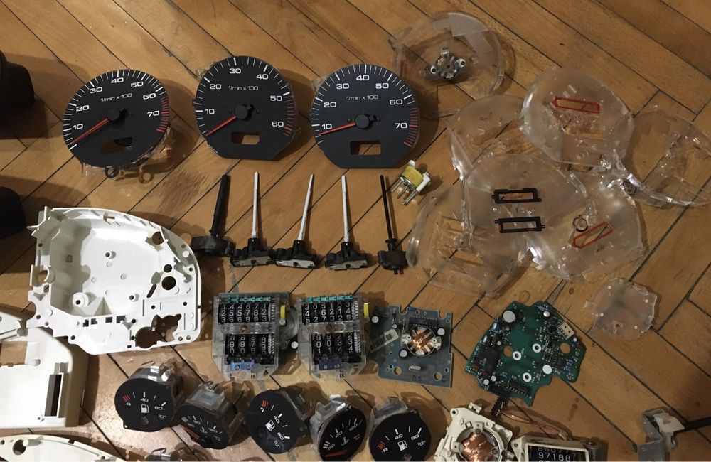 Запчастини до приборних панелей Audi 80,90,100, A6C4