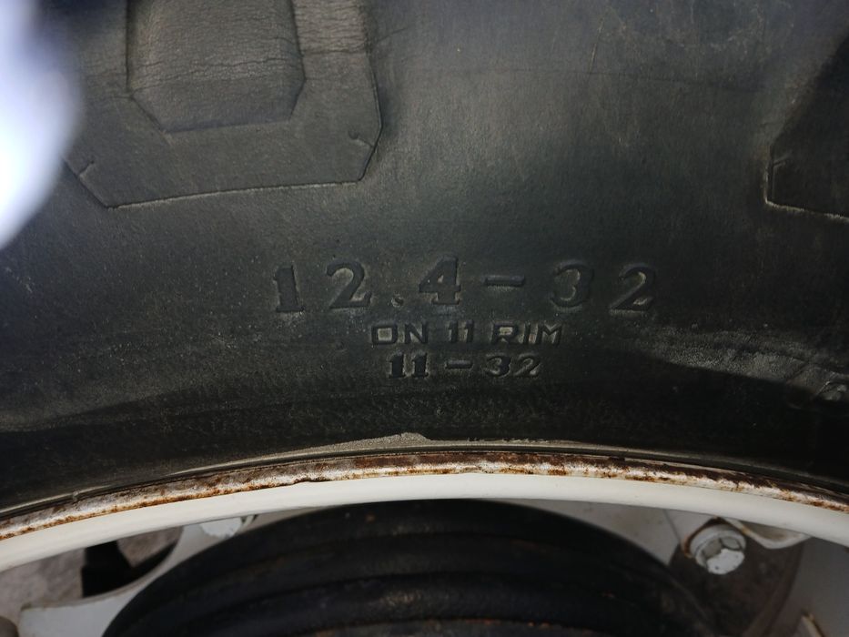 Sprzedam tylne waskie opony