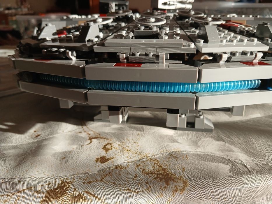 Lego star wars millennium falcon oficial