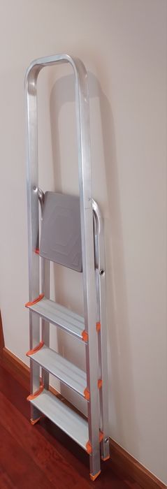 Escadote em alumínio