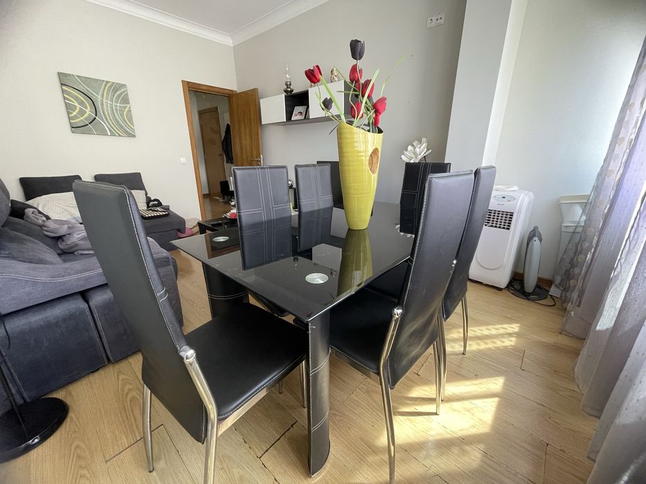 Conjunto Mesa e Cadeiras