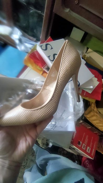 Туфлі GUESS 40,5 на шпильці