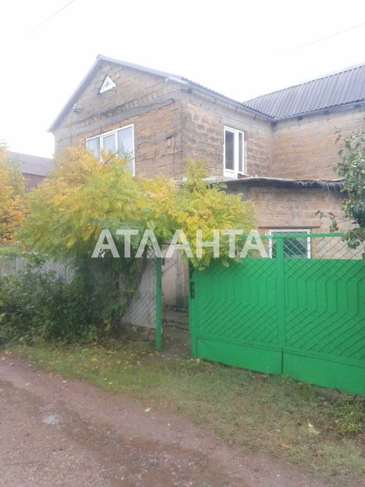 Большой капитальный дом в с.Светлое-7км от Одессы. 6соток земли.