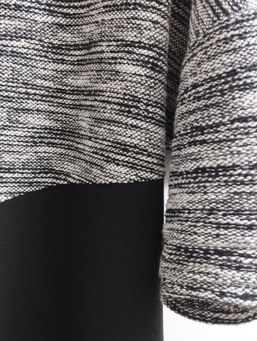 Sukienka czarno- popielata z dzianiny