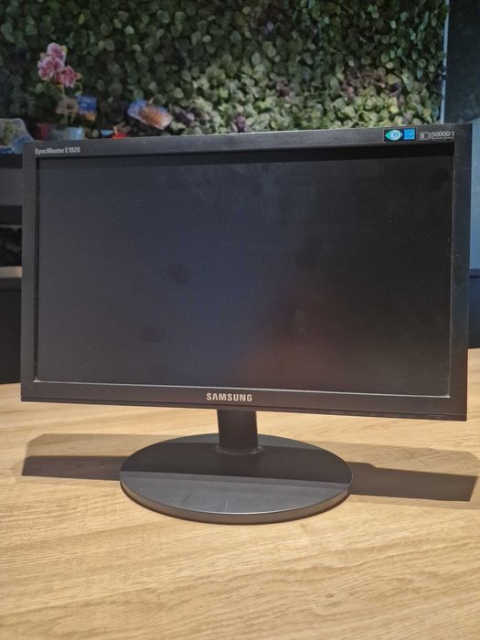 Monitor Samsung SyncMaster E1920 – 19" | Excelente Estado | Pronto a Usar