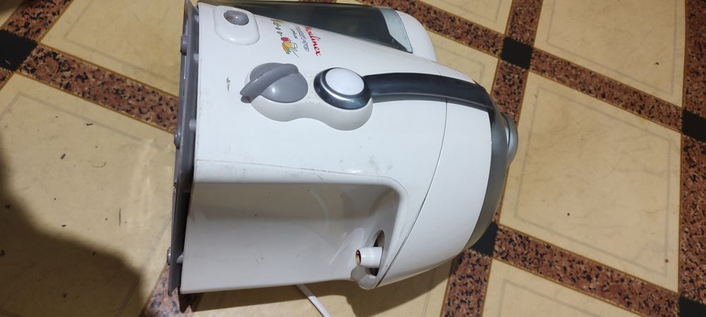 Соковыжималка центробежная Moulinex BKA3. 400w.  Испания