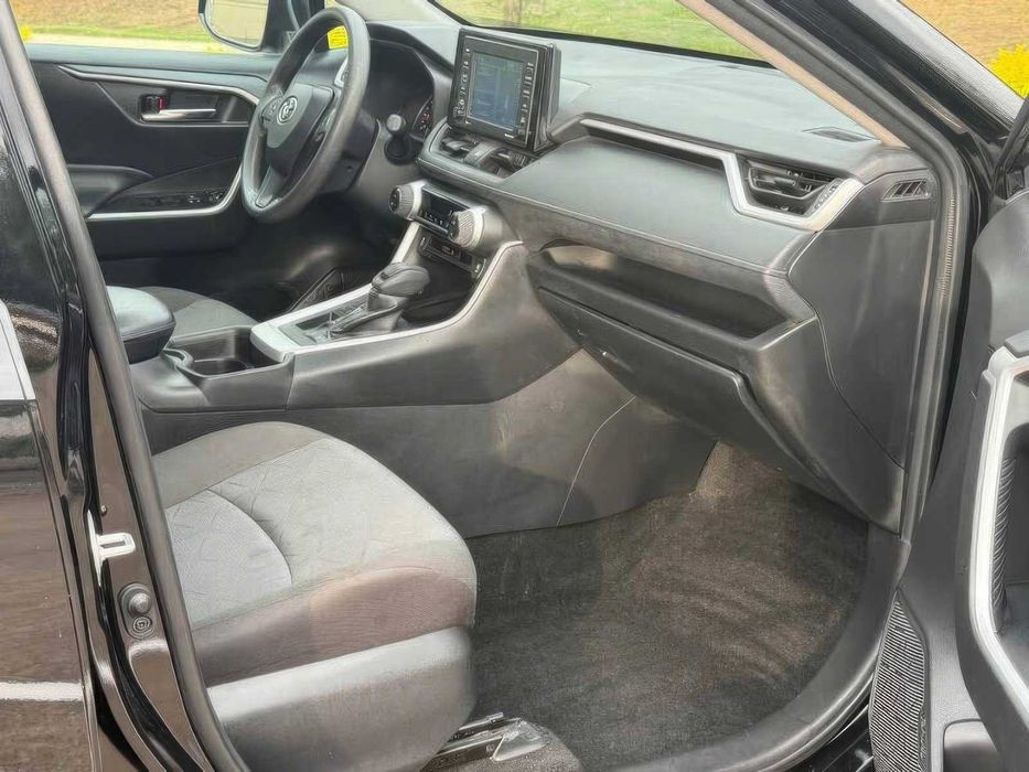 Toyota RAV4 XSE      2021