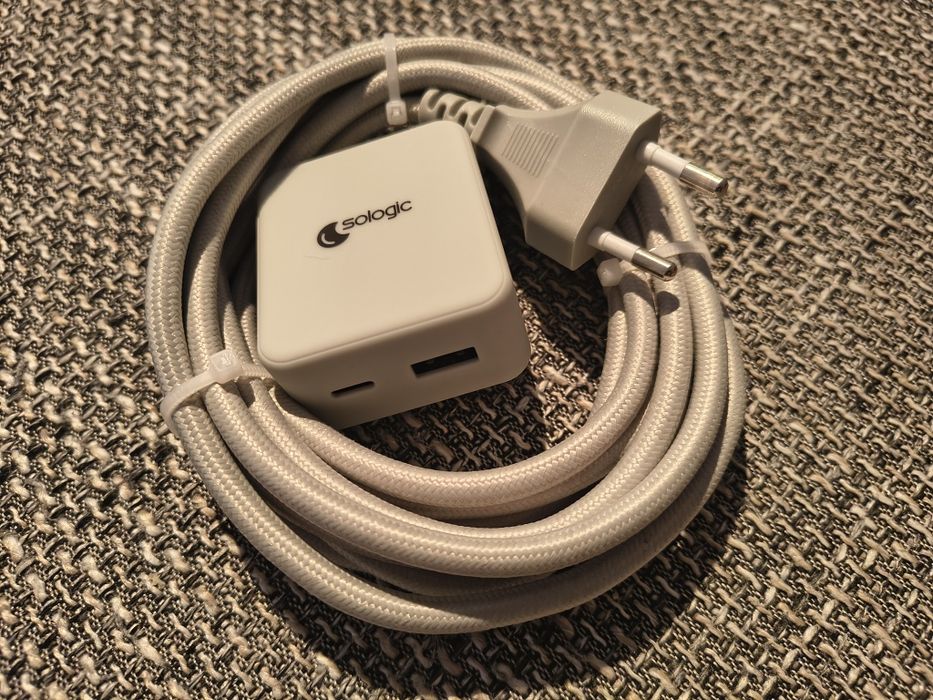 Ładowarka 2 X USB z kablem 3 metry.2 X 20W.