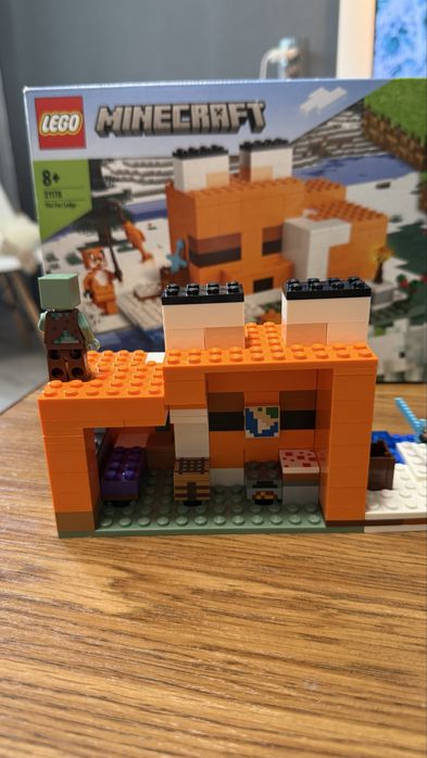 Lego Minecraft Лисича хатина 21178