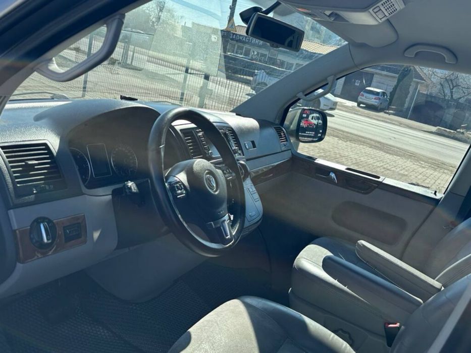 Оренда Volkswagen Multivan у Вінниці. Прокат мікроавтобуса Вінниця.