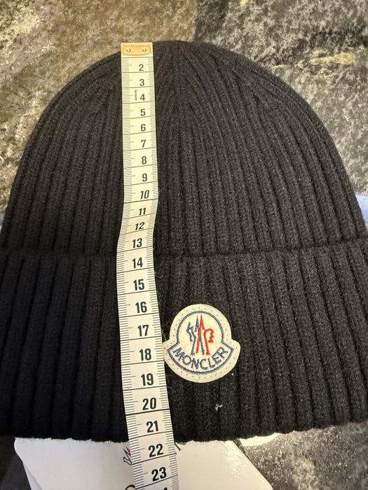 Шапка Moncler чорного кольору