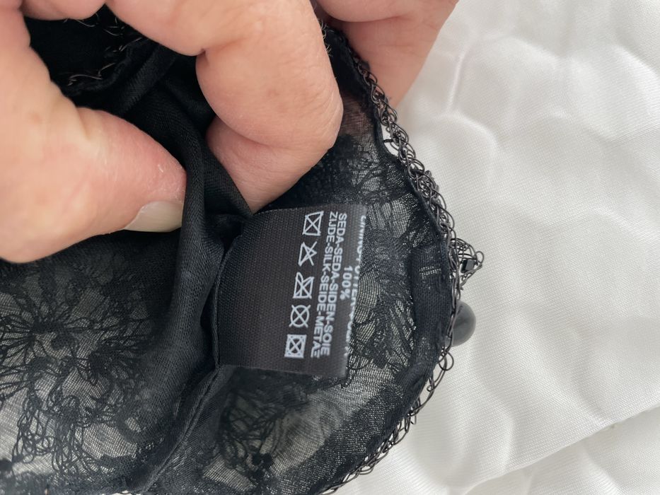 Carteira preta de missangas e metal Massimo Dutti