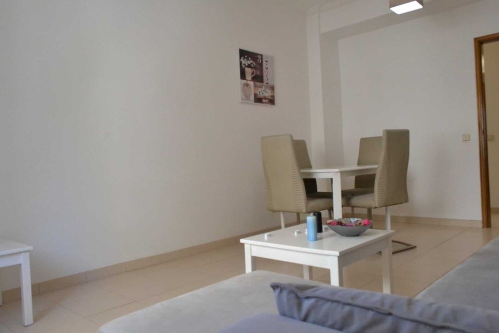 Apartamento T2 mobilado e equipado, com elevador