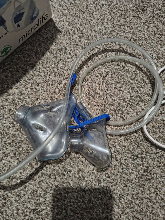 Inhalator przenośny tłokowy