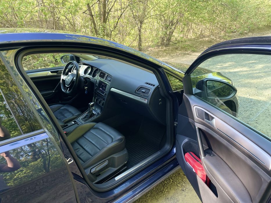 Оренда авто e-golf, citroen c4