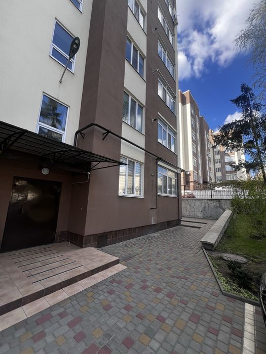 Продам 3х кімнатну ДВУХ УРОВНЕВУ  квартиру ЖК  вул. Нагірна