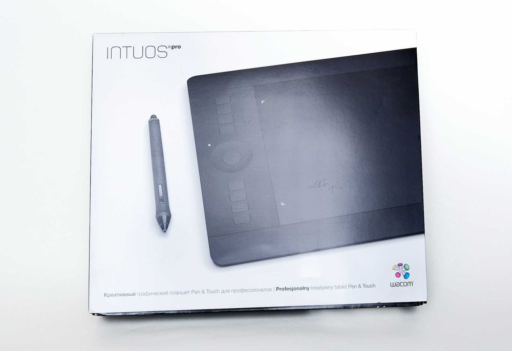 Profesjonalny Tablet Graficzny Wacom Intuos Pro M PTH-651-RUPL Medium – komplet, pudełko, stan bdb