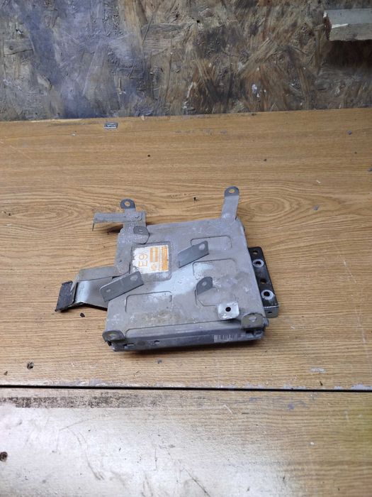 Блок керування двигуном Nissan Maxima A32 3.0 Нісан 2371044U02