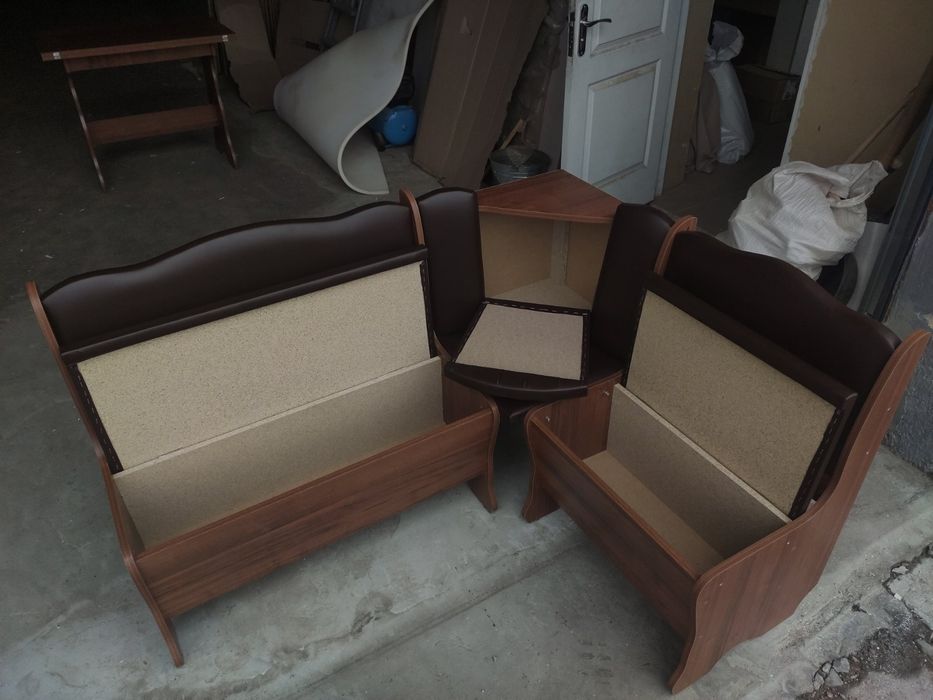 Кухонний куточок ( куточок+ стіл+ 2 табуретки)\ Уголок кухонний\ куток