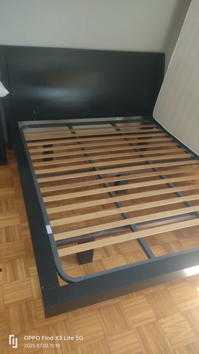 Cama de casal moderna
