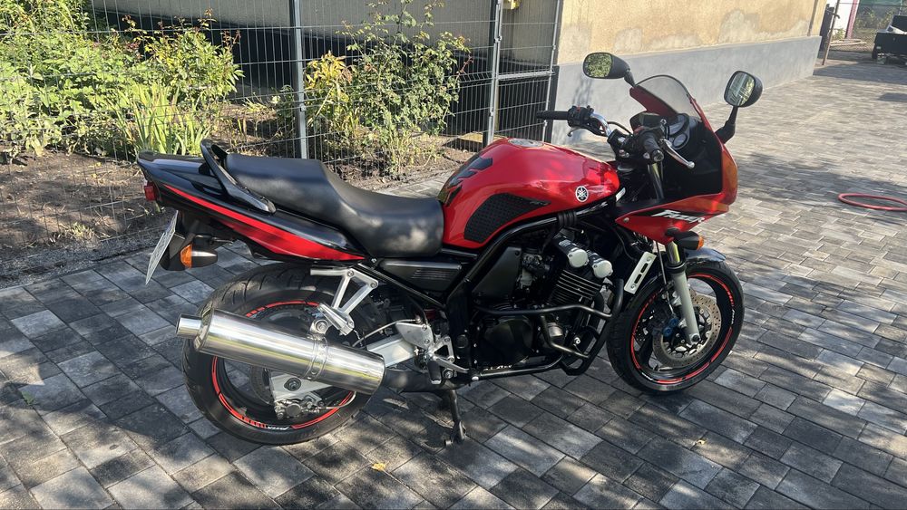 Yamaha FZS 600 Fazer