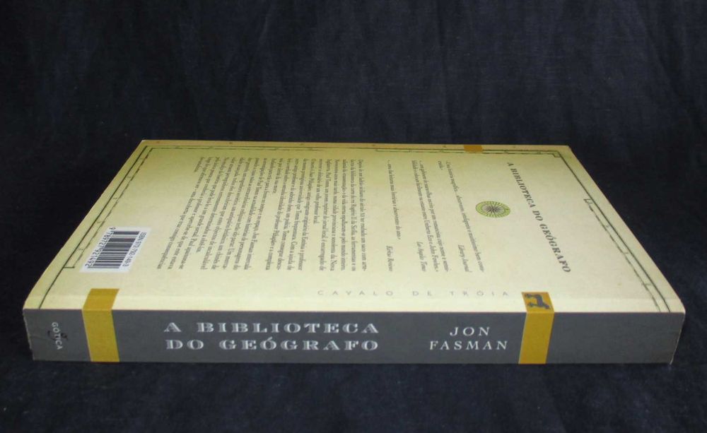 Livro A Biblioteca do Geógrafo Jon Fasman