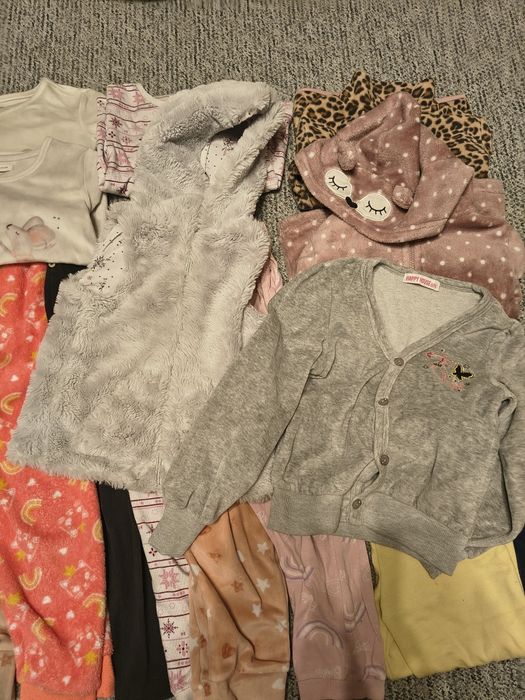 Torba ubranek piżamy, kamizelka, bluzy 110
