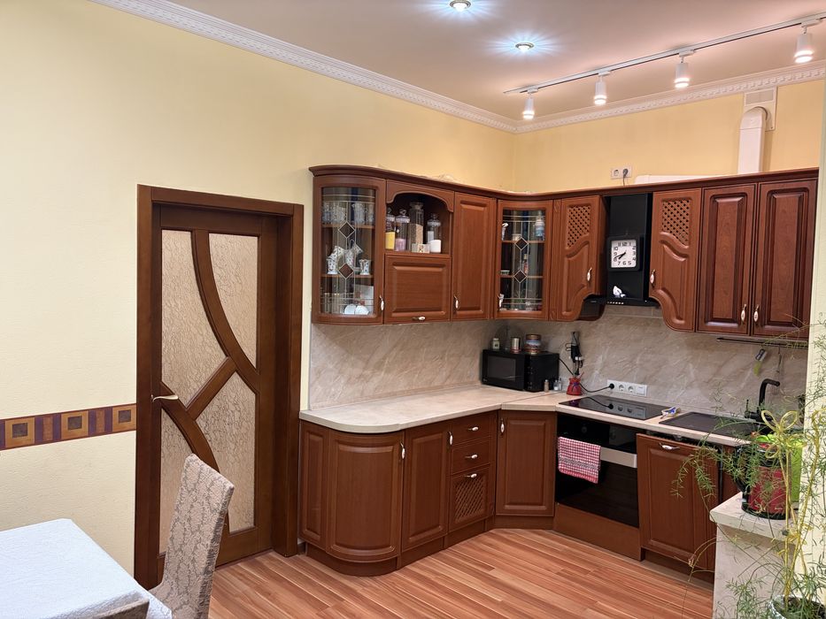 2-кімн. 80 м² | ЖК «Затишний» | Генератор | 3 м стелі | Руданського 3А