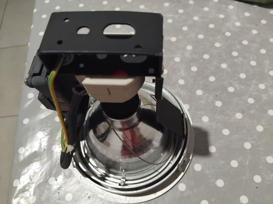 Светильник под патрон g12