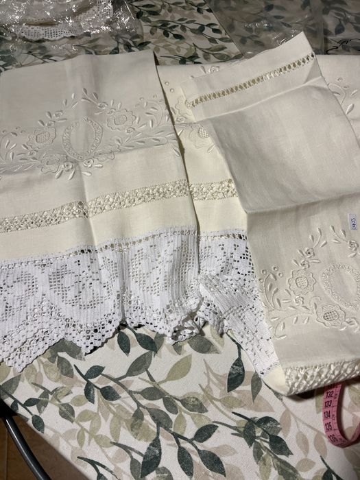 Vendo várias peças em linho com renda feita á mão
