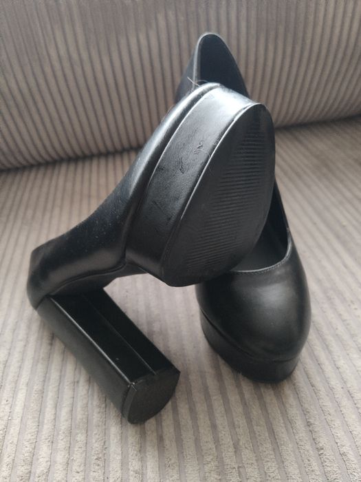 Szpilki na koturnie Event&Odd