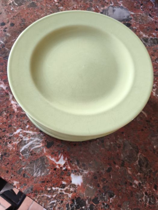 10x Pratos grandes em verde clarinho