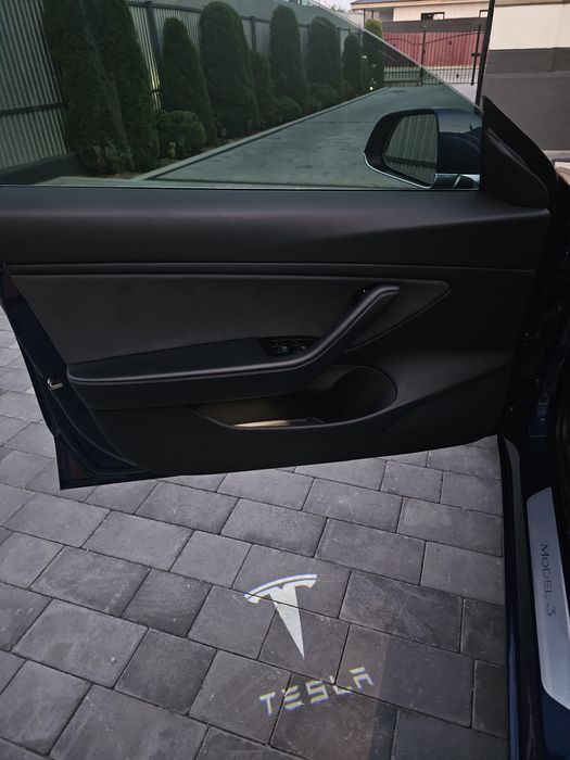 Tesla Model 3 2018