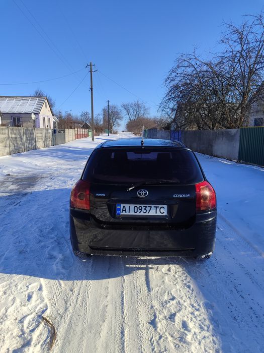 Продам тойота корола е12 1, 6 бензин 2005