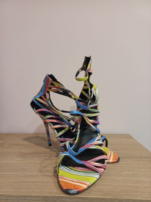 Эффектные босоножки Aldo на высоком каблуке