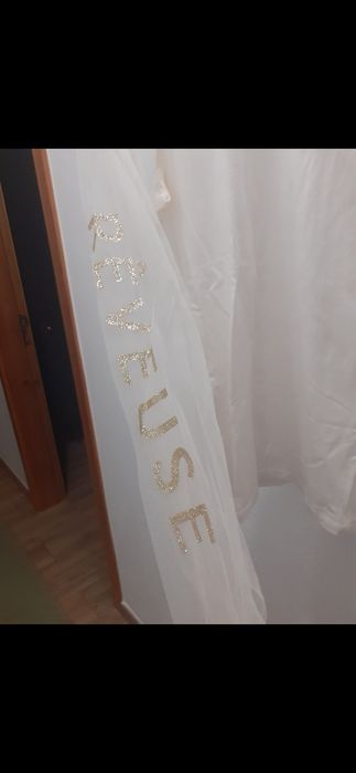 Blusa branca com mangas em tule. Elegante