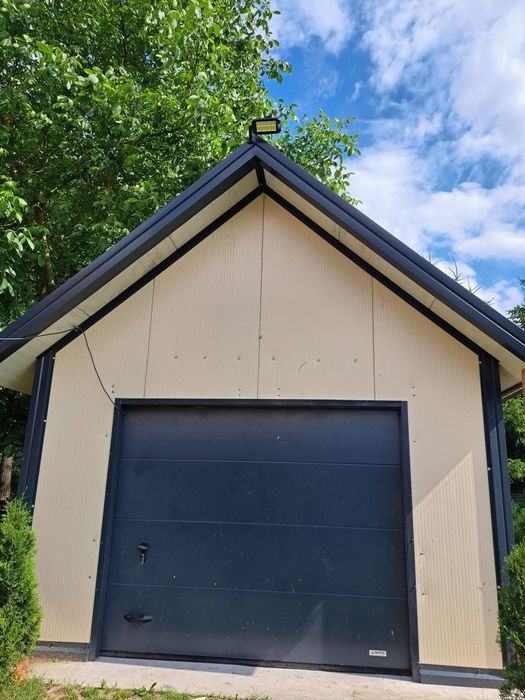 Garaż z płyty warstwowej 6x4 ocieplany