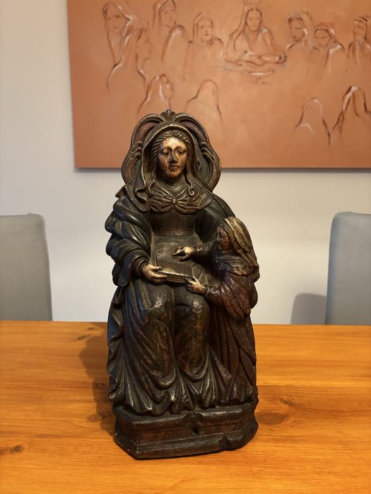 Santa Ana em madeira trabalhada