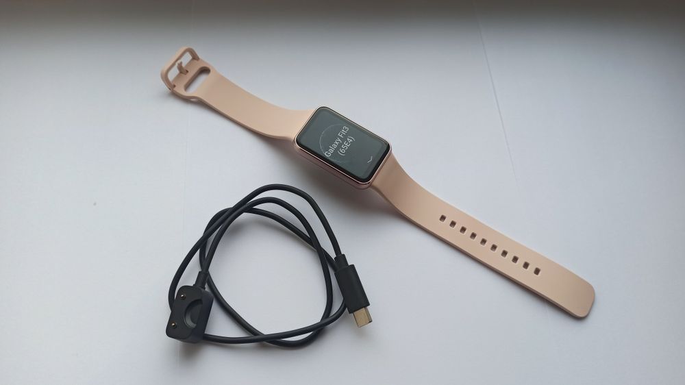 Крутий фітнес браслет Samsung Galaxy Fit3