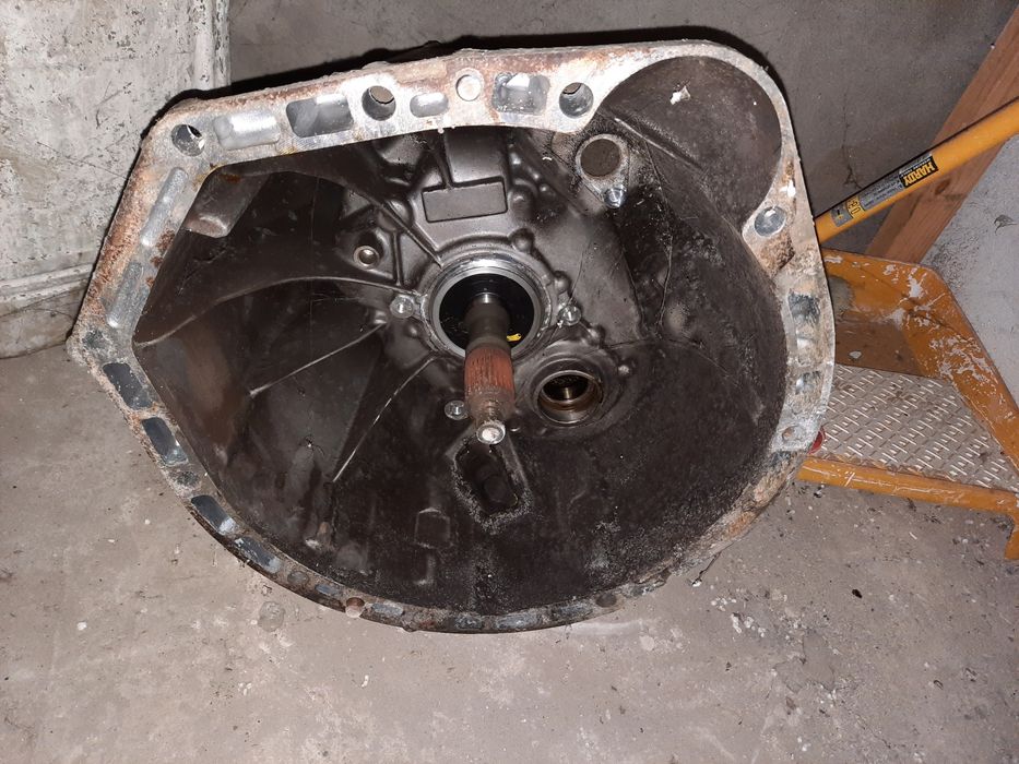 Sprinter 315 кожух коробки КПП