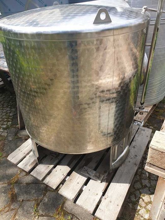 Zbiornik do miodu, wina , nalewek, soku 650l