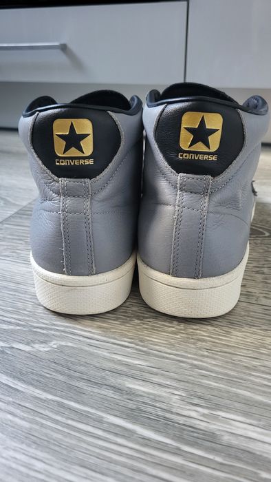 натуральна шкіра converse