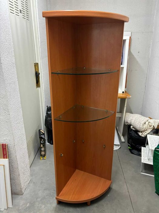Móvel laminado cerejeira de canto com prateleira em vidro