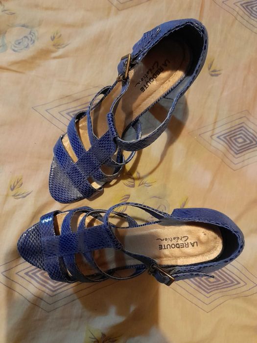 Sandália mules tricolor e outros 37 - tudo a 10€ em Lisboa