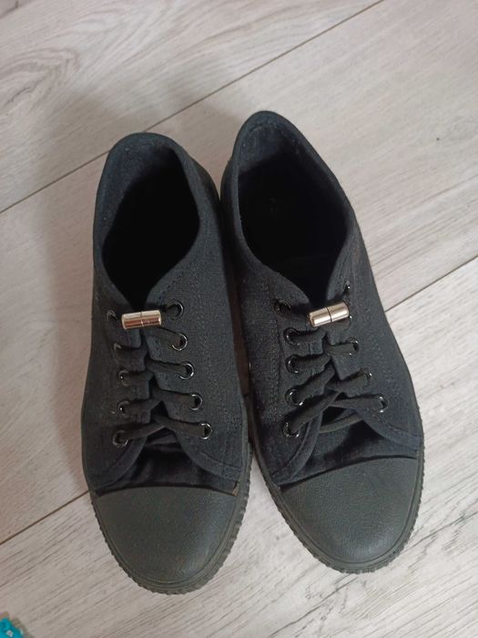 Trampki, tenisówki, buty sportowe czarne rozm 37 elastyczne sznurówki