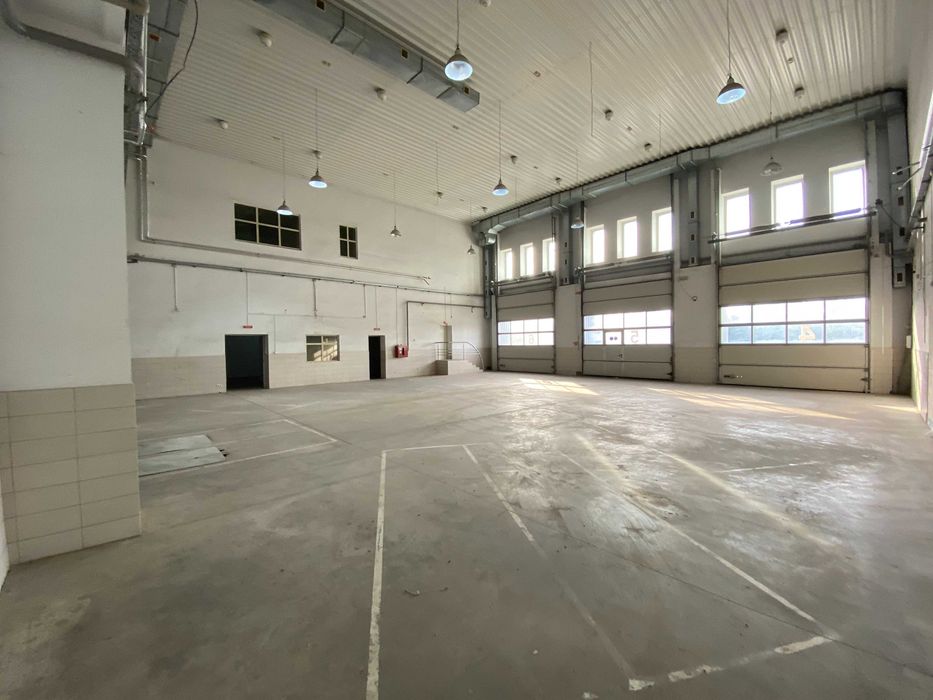 Комерційні та складські площі, офісні приміщення