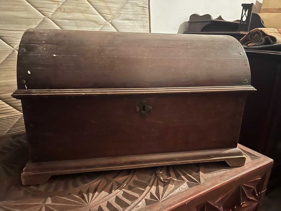 Bau em Madeira Genuíno Rustico