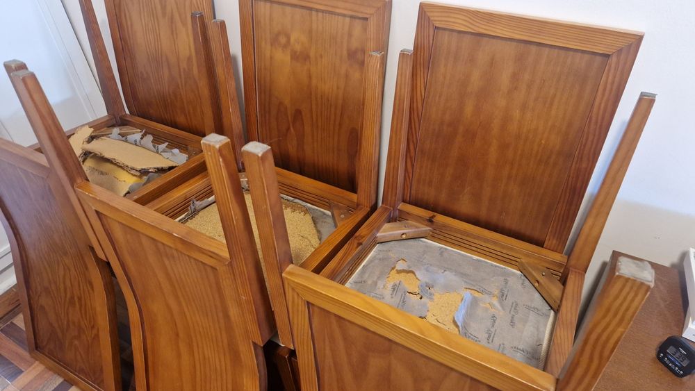 Mesa 1,2 x 1,2 + 6 cadeiras